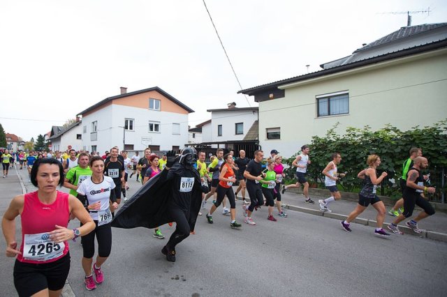 635184723281717849_42kmmaratonlj06_131027_va