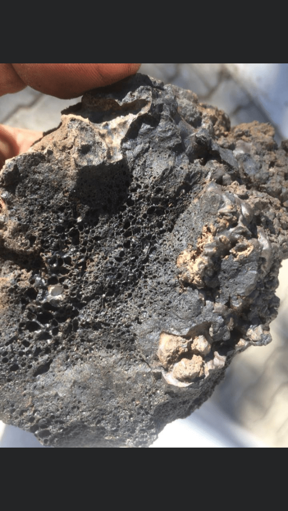 Jure U. / meteoriti nimajo nikoli vzporednih lukenj