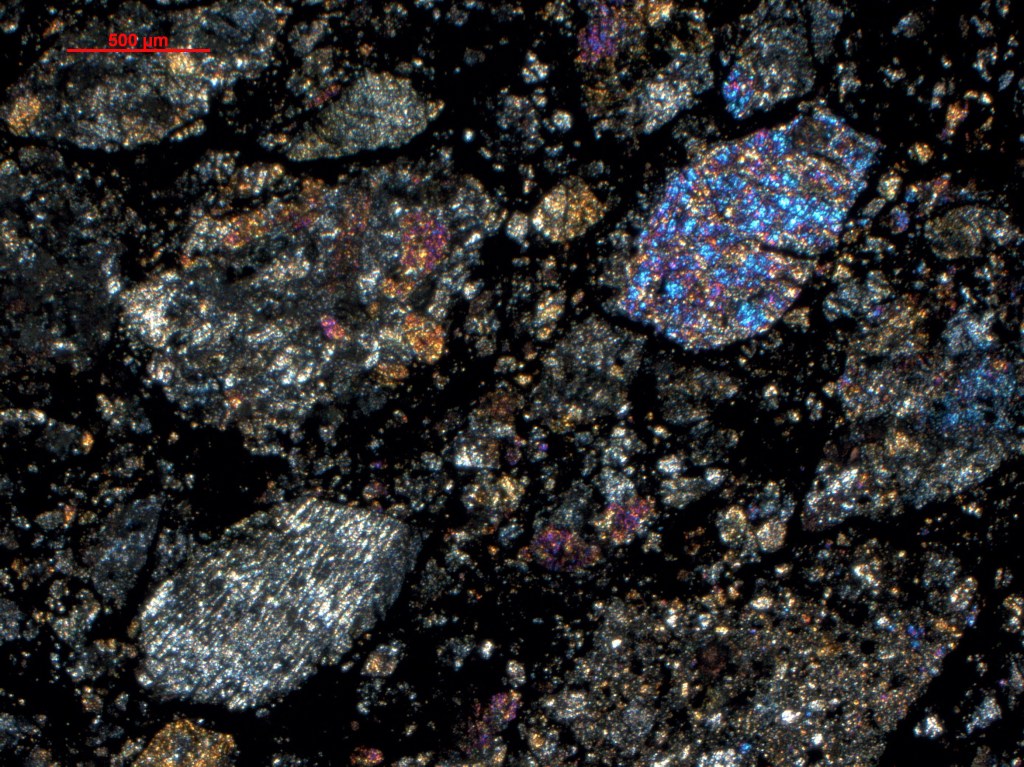 Na tej sliki so vidni klasti breče, ki so nastali zaradi medsebojnih trkov asteroidov